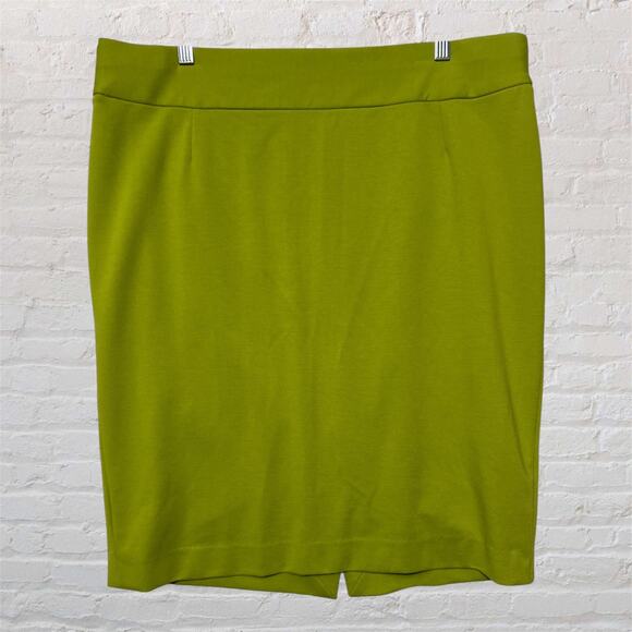 Lane Bryant Plus Green Classic Stretch Pencil Knee Length Skirt Casual Size 20 - Picture 1 of 8